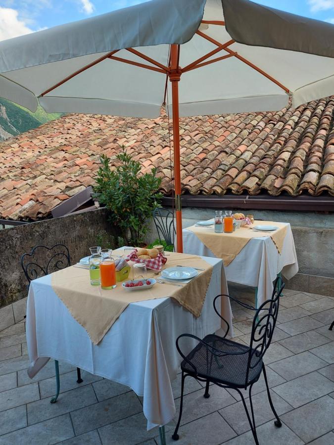 La Piazzetta Di Canale B&B Тенно Экстерьер фото