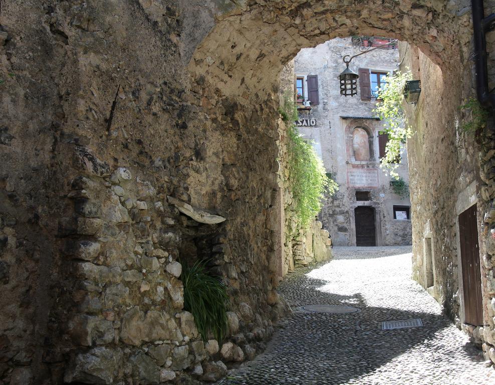La Piazzetta Di Canale B&B Тенно Экстерьер фото