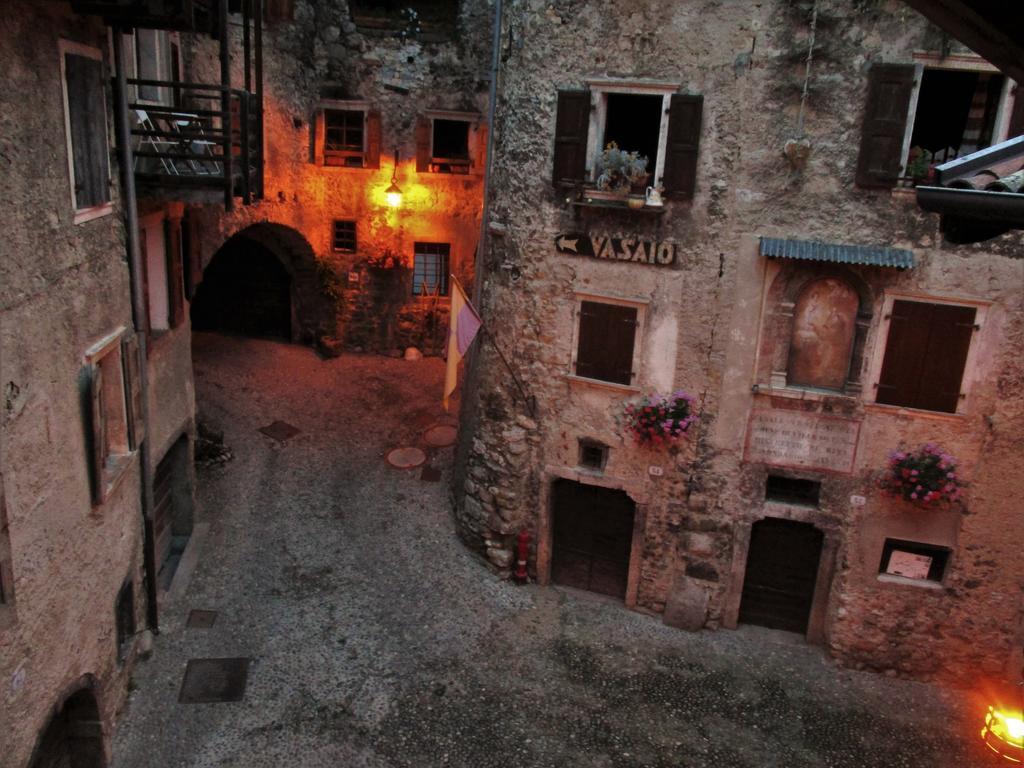 La Piazzetta Di Canale B&B Тенно Экстерьер фото