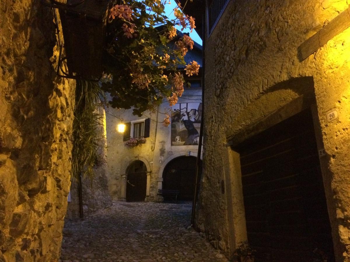 La Piazzetta Di Canale B&B Тенно Экстерьер фото